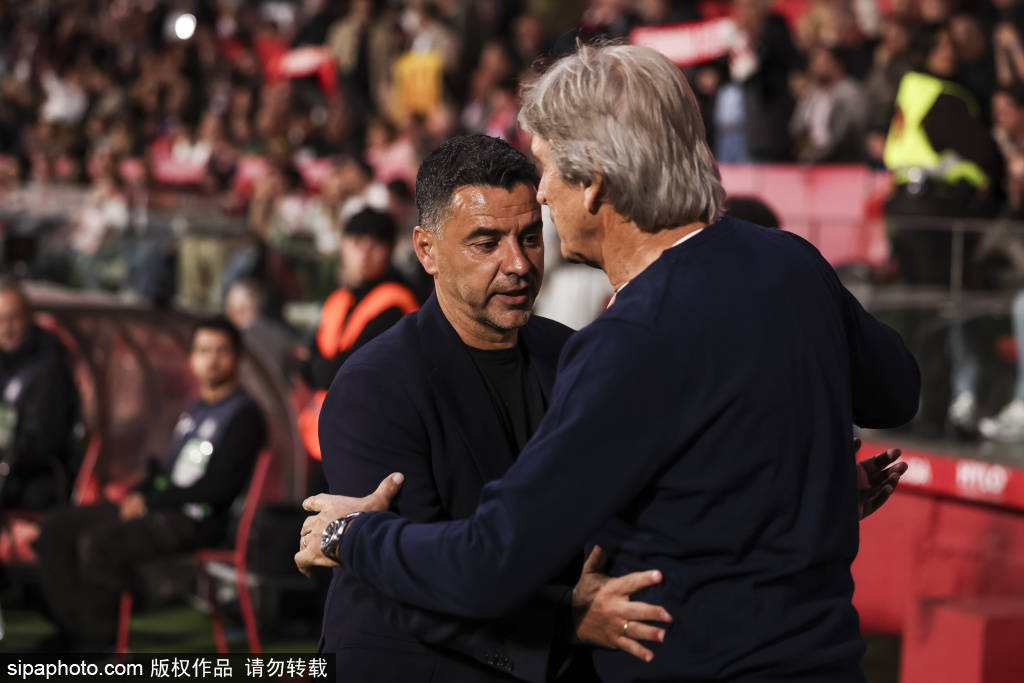 决战在即！比利亚雷亚尔远征奥维耶多，迪亚塔火线驰援，黄潜球迷机场热情送行